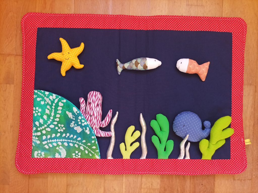 tapis-histoires-comptines-mer-poissons-baleine-pieuvre
